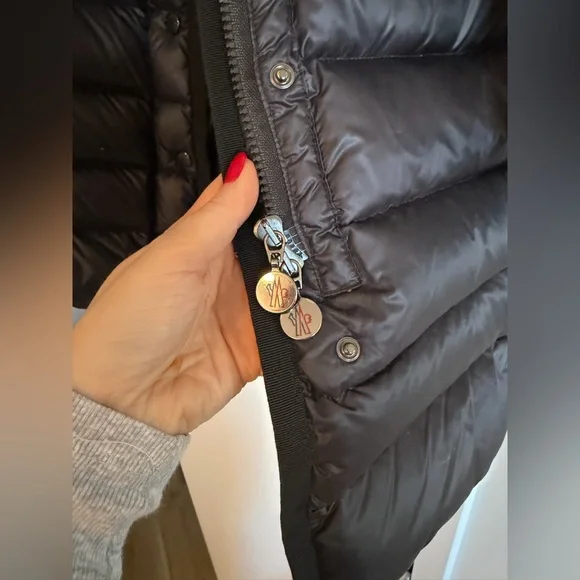 Moncler Women's Black Down Coat size 0 - Picture 2 of 10